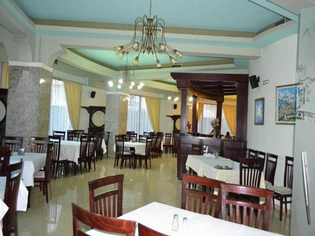 Hotel George Korce Exterior photo
